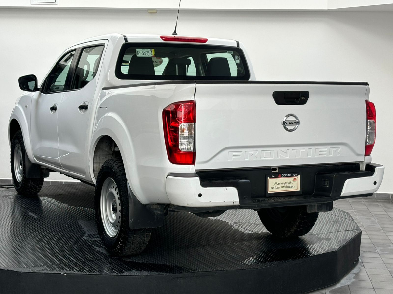 Nissan Comerciales Frontier Pick-Up 4 pts. XE, Doble Cab., L4, 2.5l, TM6, a/ac., VE, R-17 2022